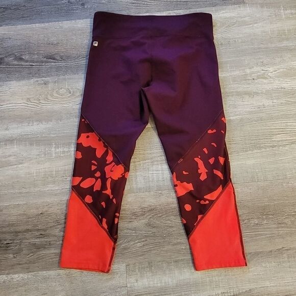 Fabletics Brogan Capri Burgundy Floral small - Picture 4 of 4